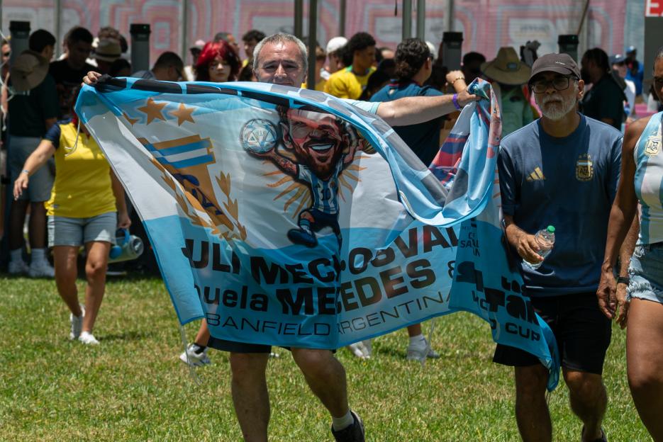 Hundreds of fans gather at the opening of the FIFA World Cup 2026 in Miami