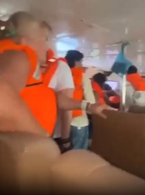 Tourist Boat in Bali Takes on Water After Hull Damage from Huge Waves