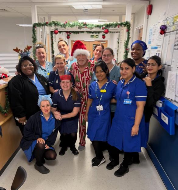 Wayne Lineker shares Christmas wishes from the hospital