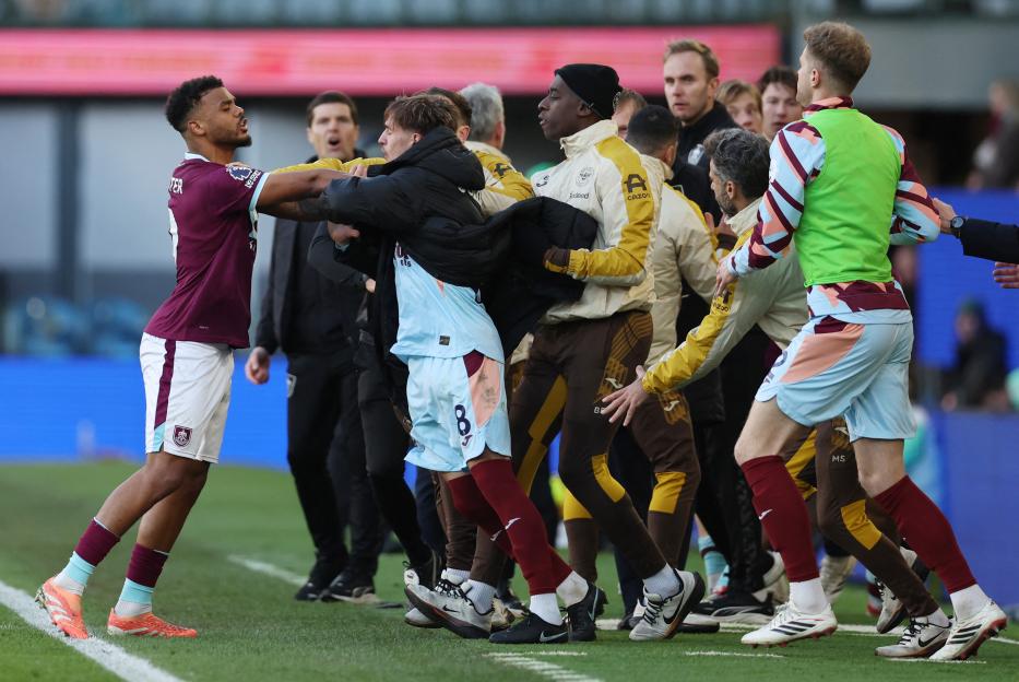 Premier League - Burnley v Brentford