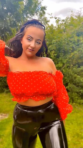 NINTCHDBPICT001049644694