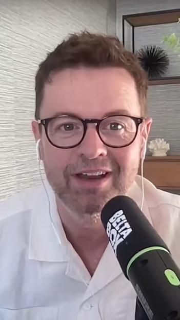Declan Donnelly Wows Fans with New Beard After Ant McPartlin's Bet Challenge!