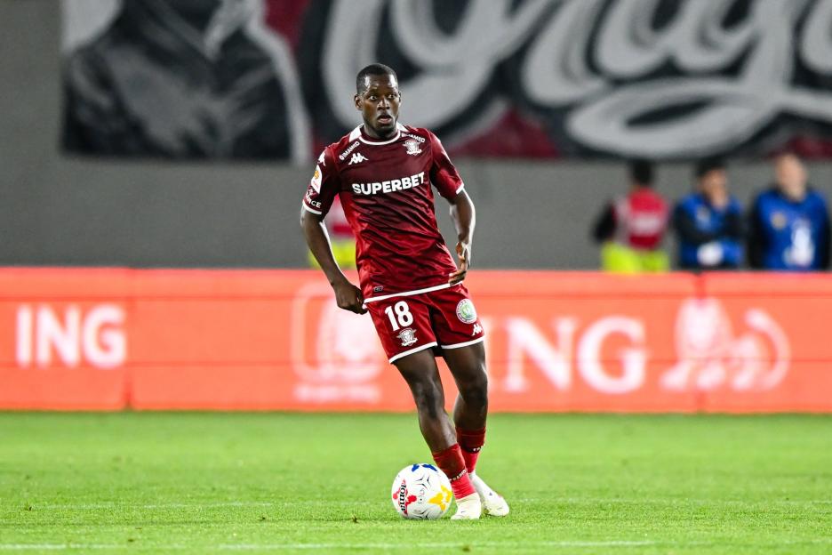 FC Hermannstadt player Baba Alhassan in action against Rapid 1923 Bucuresti during a Romanian Cup semi-final.