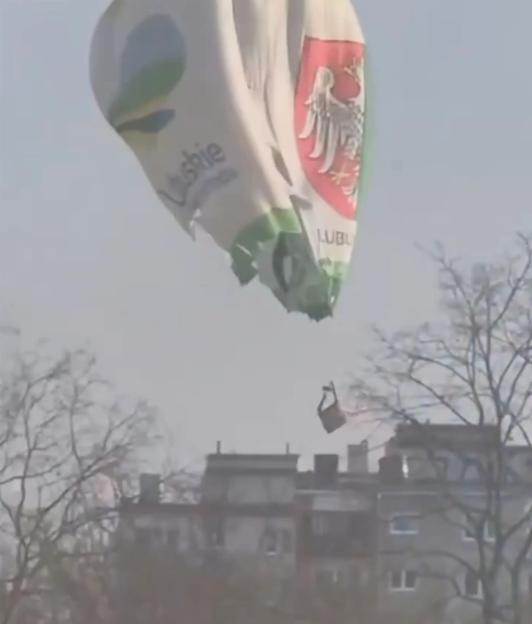 Tragic Hot Air Balloon Crash: Woman Ejected from Basket and Falls to Rooftop After Collision with Building