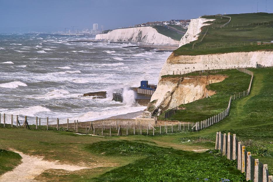 Heartbreaking Discovery: Woman’s Body Found by Bystander on Busy Seafront Path