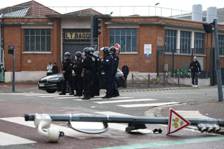 FRANCE-POLITICS-SOCIAL-LABOUR-UNIONS-STRIKE-EDUCATION-DEMO