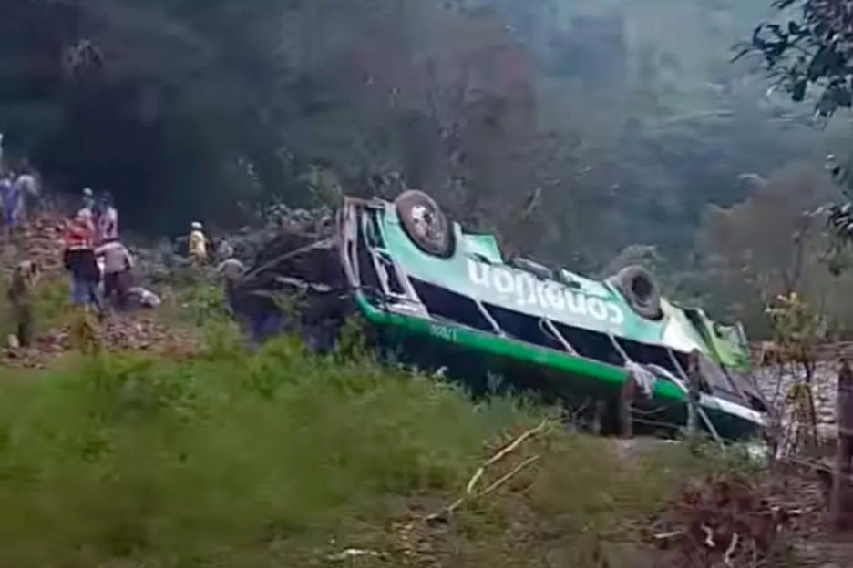Tragic Bus Plunge in Mexico: 8 Dead and 19 Injured After 600ft Drop Down Embankment