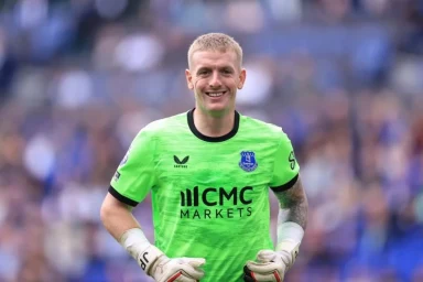 Jordan Pickford faces England fight as David Seaman fires warning despite Everton’s hunt for fourth-straight clean sheet