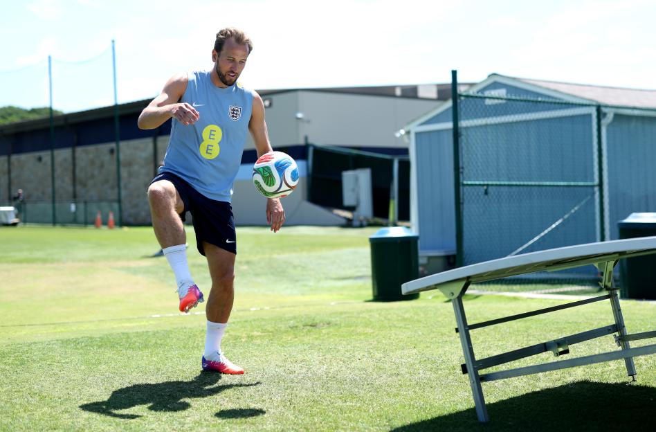 Harry Kane Celebrates Matching David Beckham's 115 England Caps, Reminisces About Childhood Photo with Future Wife Kate