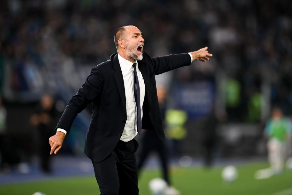 Lazio manager Maurizio Sarri shouts instructions during a match against Juventus.