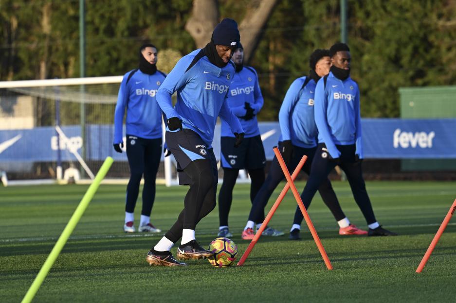 'Revived from Oblivion: Chelsea's 'Bomb Squad' Player Returns to First-Team Training Following Maresca's Dismissal'