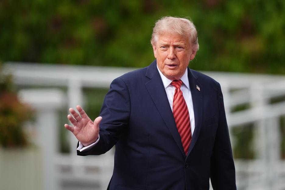 Trump says Falklands war would be ‘potential disaster’ & boasts he could fix UK-Argentina conflict amid Ireland visit