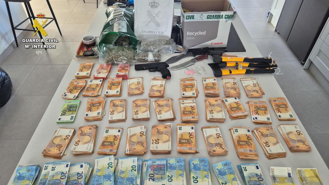 **FULL COPY BY NATALIA PENZA natypenza@gmail.com**.-TEL: +34 659 567 821** .POLICE in Tenerife have seized 13 tonnes of laughing gas in the second-largest seizure of its kind in Europe..