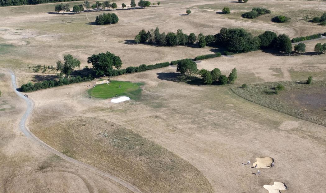 Unseen drought, golf courses¿ Aldwickbury Park Golf Club, Dunstable Downs Golf Club, Brocket Hall Golf Club, Harpenden Common Golf Club featuring Bamville Cricket Club playing on par 5 3rd hole each Sunday. The Richmond Golf Club, Harpend