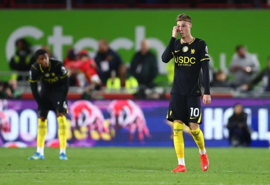 London, UK. 18th Sep, 2026. Cole Palmer of Chelsea looks dejected after Fabio Carvalho of Brentford scores to make it 3-0 during the Brentford vs Chelsea Premier League match at Gtech Community Stadium, London. Picture credit should read: Paul Terry/