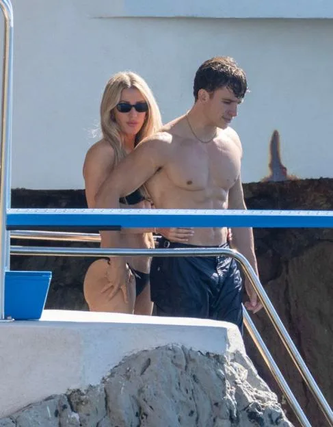 Ellie Goulding and her boyfriend Beau Minniear relaxing by the water in the South of France.
