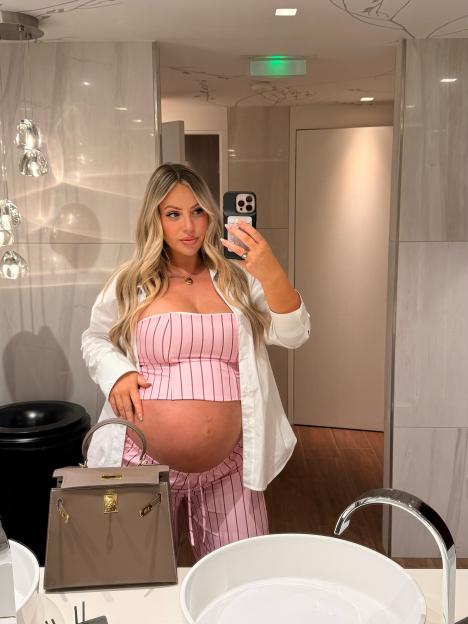 Holly Hagan Flaunts Her Beautiful Baby Bump Just Days Before Welcoming Her Little One!