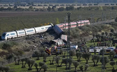 ‘Confused’ controllers ‘gave wrong protocol’ before Spain disaster killed 69 – with third train moments from crashing