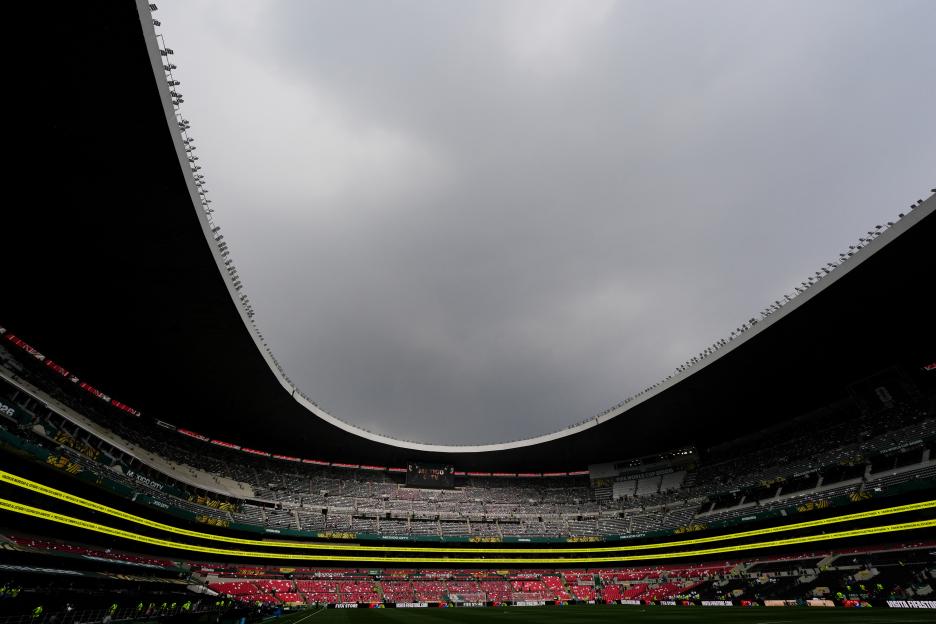 'World Cup Showdown: England vs. Mexico Players Banned from Azteca Pitch Amidst Brewing Electrical Storm'