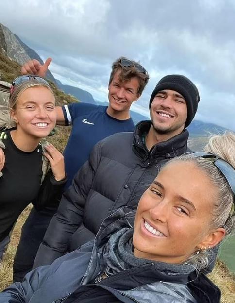 Zoe Hague and Molly-Mae Hague with their boyfriends.