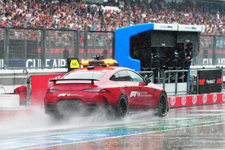 F1 Bahrain Grand Prix LIVE RESULTS: Formation lap SUSPENDED with severe weather causing havoc to Hamilton & Co – updates