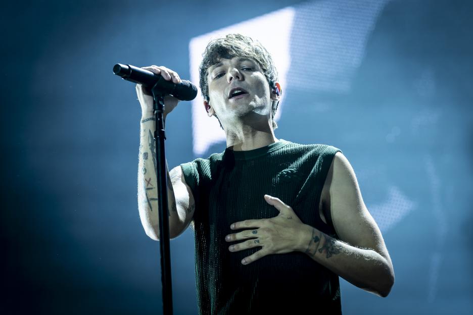 Singer Louis Tomlinson performing at Morriña Festival 2024.