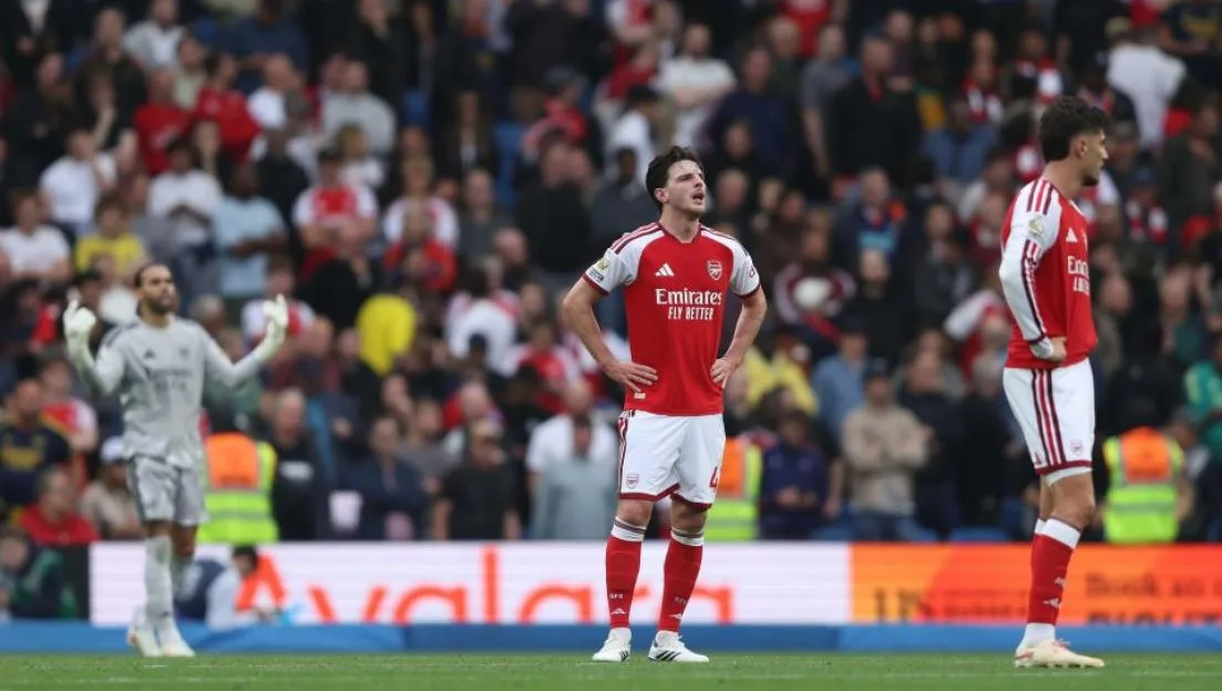 BRIGHTON, ENGLAND, SEPTEMBER 19: Declan Rice of Arsenal & Kai Havertz of Arsenal looks disappointed & dejected during The Premier League match between Brighton & Hove Albion v Arsenal at the AMEX Stadium, Brighton, England, on September 19. (Photo by