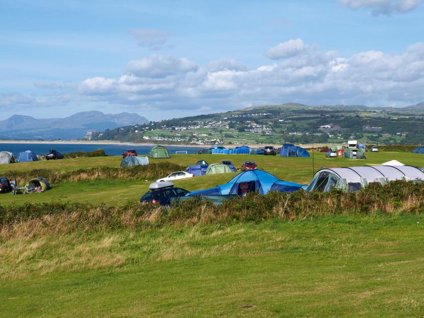 Discover the UK's Largest Campsite with 800 Beachfront Pitches – Stay for Just £14 a Night!