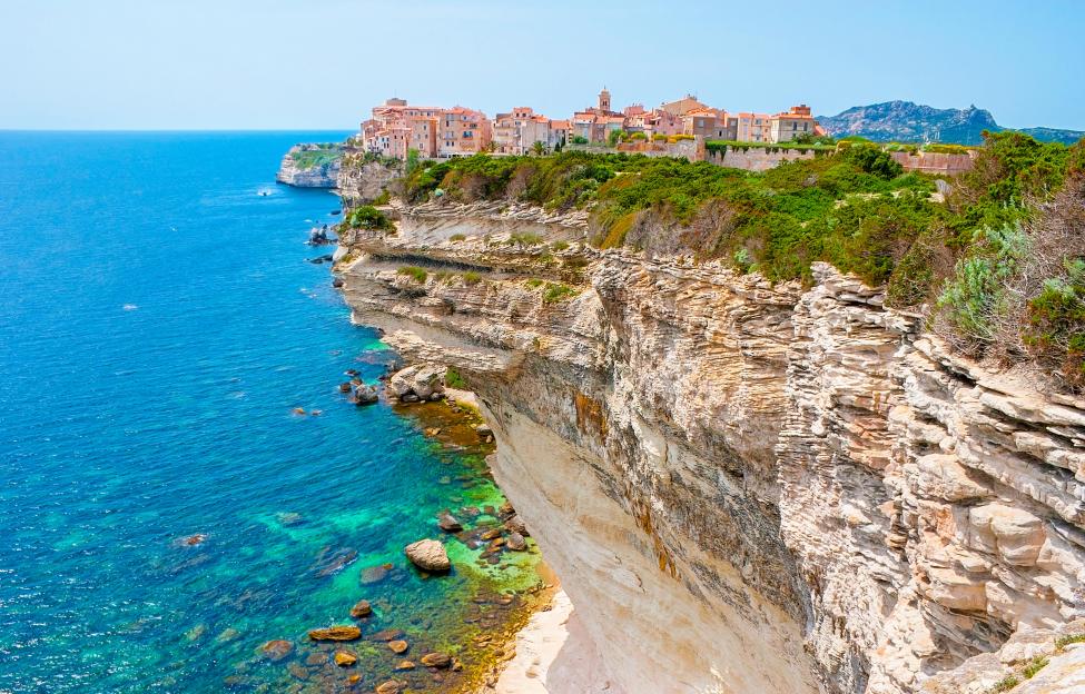 H753P3 one of the most beautiful cities of Corsica island located on the top of the white cliff Copyright: Alamy