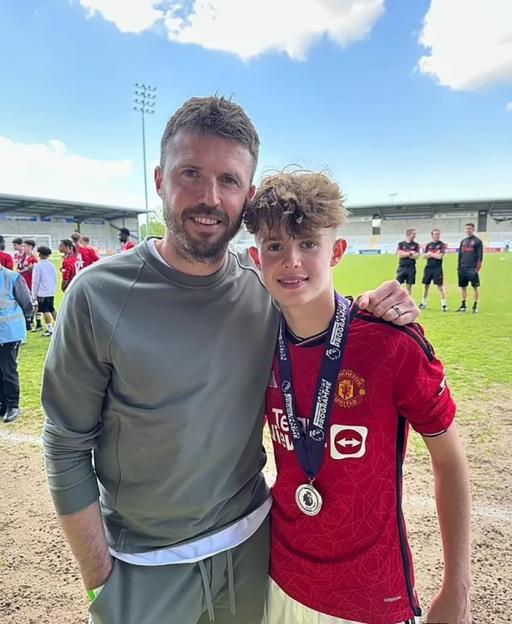Michael Carrick's Son 'Almost Kicked Out' by Everton Security While Waiting for Dad After Man Utd Victory