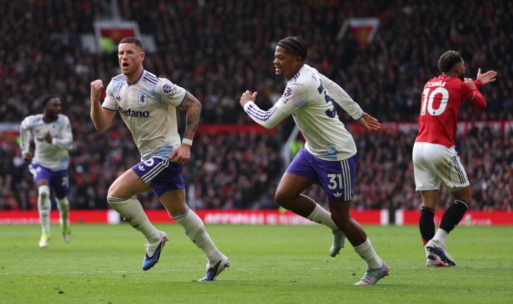 Manchester United v Aston Villa - Premier League