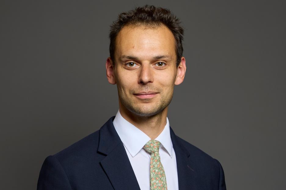 Labour Minister Under Investigation by No10 Ethics Chief for Allegedly Commissioning 'Dirty Dossier' on Journalists