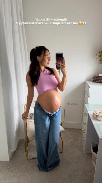 Pregnant Paige Thorne Shines, Showing Off Her 36-Week Baby Bump in Stylishly Unbuttoned Jeans!