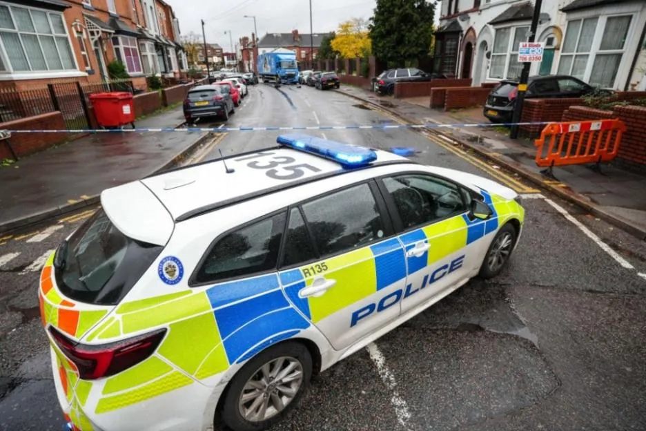 Driver, 18, & passenger, 16, injured after VW ‘on false plates’ crashes into parked cars & lorry in Birmingham