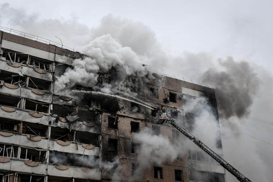 Russian guided bomb strikes apartment block in Zaporizhzhia, Ukraine - 17 Dec 2025