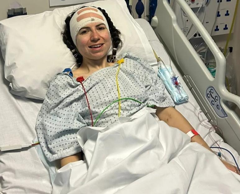 Non-smoking woman, 33, had with incurable lung cancer first dismissed as covid
