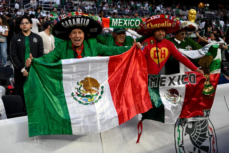 FBL-FRIENDLY-MEX-POR-FANS