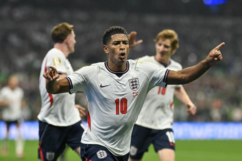 TOPSHOT-FBL-WC-2026-MATCH92-MEX-ENG