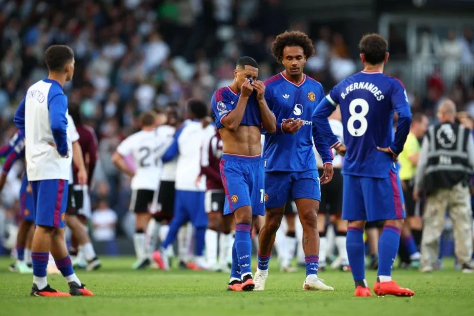 LONDON, UK - 20th Sept 2026: Youri Tielemans of Manchester United dejected after the Premier League match between Fulham FC and Manchester United FC at Craven Cottage (Credit: Craig Mercer/ Alamy Live News)