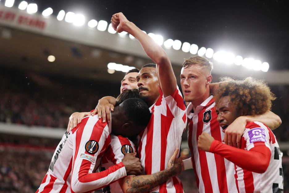 Enzo Le Fee of Sunderland celebrates scoring his team’s first goal with teammates.