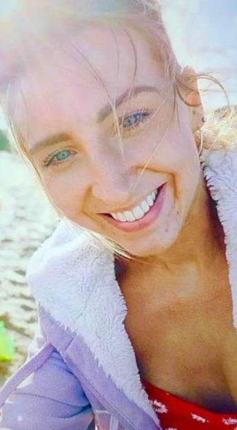 Charlotte Dodd smiling in a selfie.