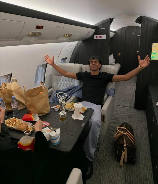 Lamine Yamal Celebrates Historic Laureus Win with McDonald's Feast on Private Jet!
