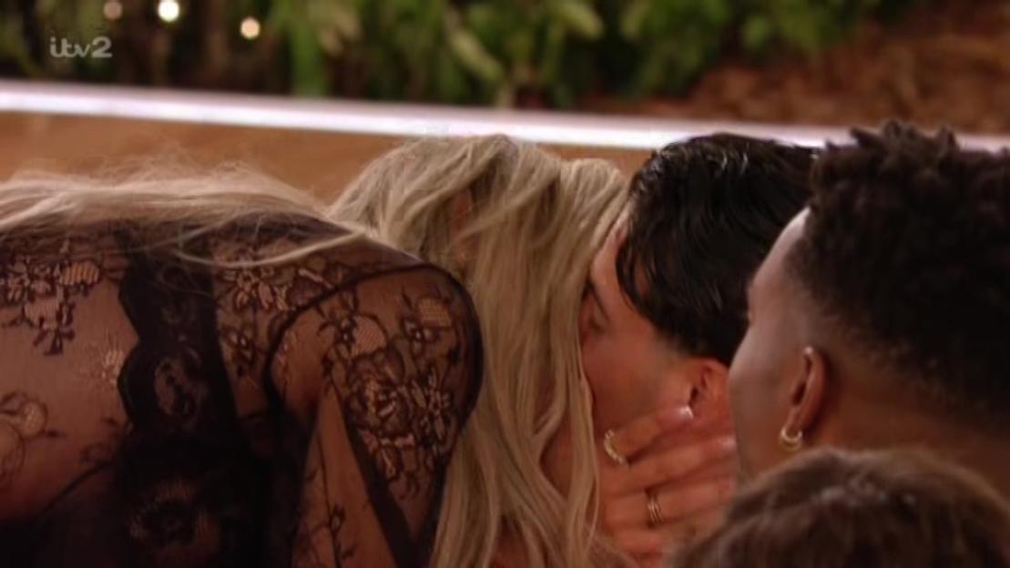 NINTCHDBPICT001057744789