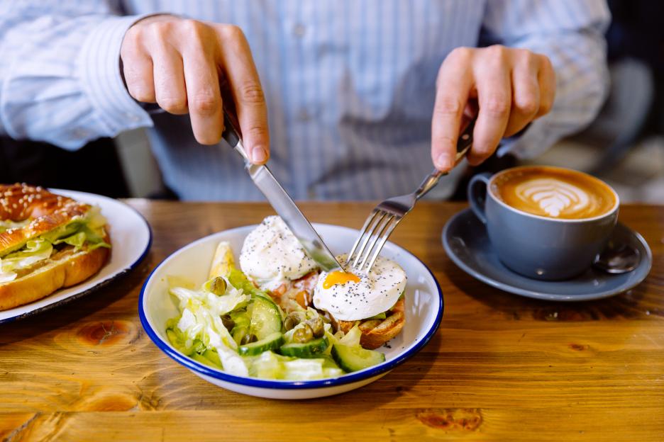 Salmonella Alert: Pregnant Women and Kids Under 5 Should Steer Clear of Runny Eggs Amid Widespread Outbreak