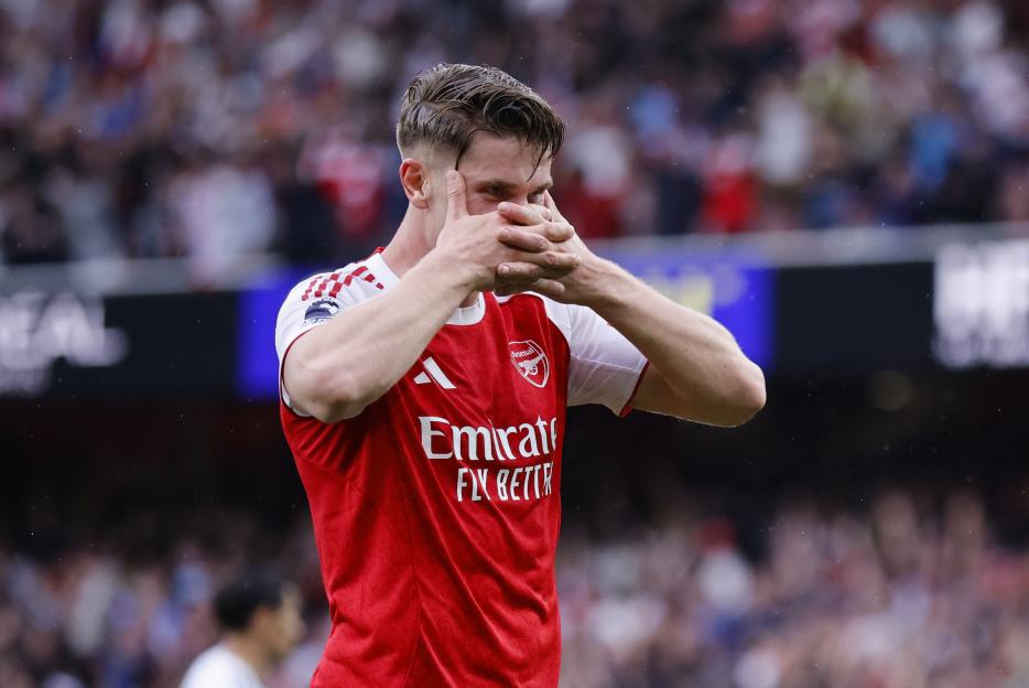 Viktor Gyokeres of Arsenal celebrates scoring a goal.