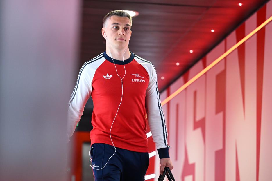 Leandro Trossard of Arsenal arrives at the stadium.