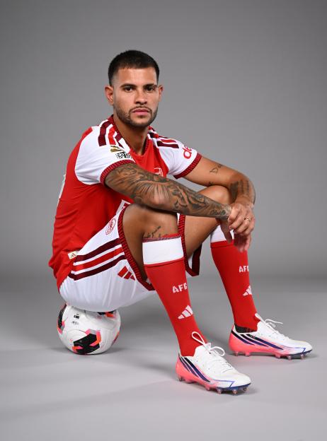 Arsenal Unveil New Signing