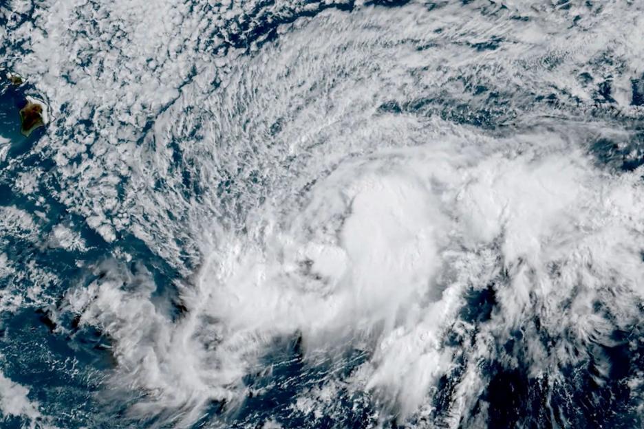 Hawaii Declares Emergency as 75mph Hurricane Lala Prepares for First Direct Hit on Big Island in 155 Years