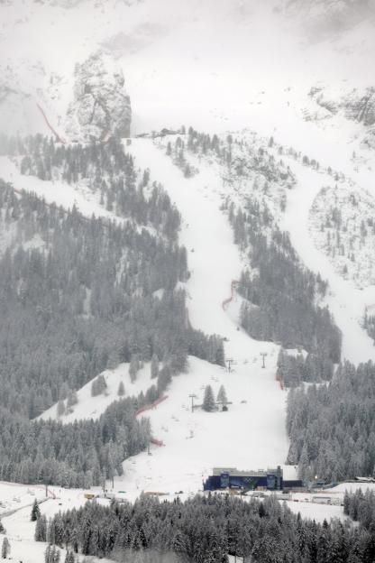 Lindsey Vonn's 2026 Winter Olympics Event Canceled Amidst Heavy Snowfall