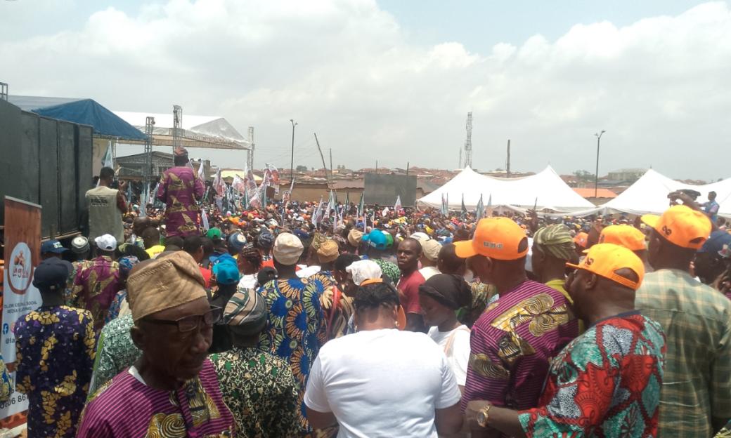 '2027: Oyo APC Senator Alli Announces Ambitious Run for Governor'